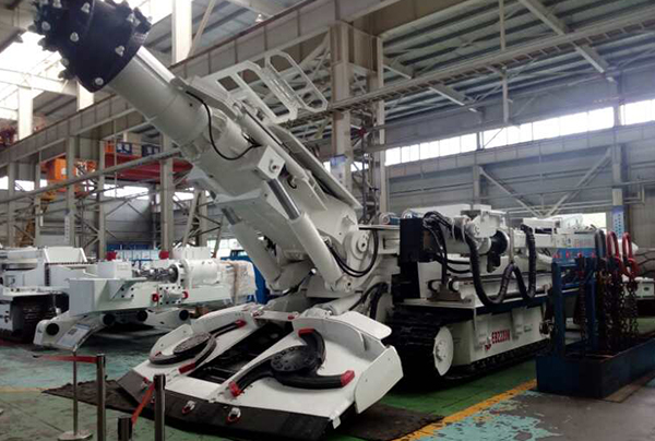 220掘進(jìn)機(jī)